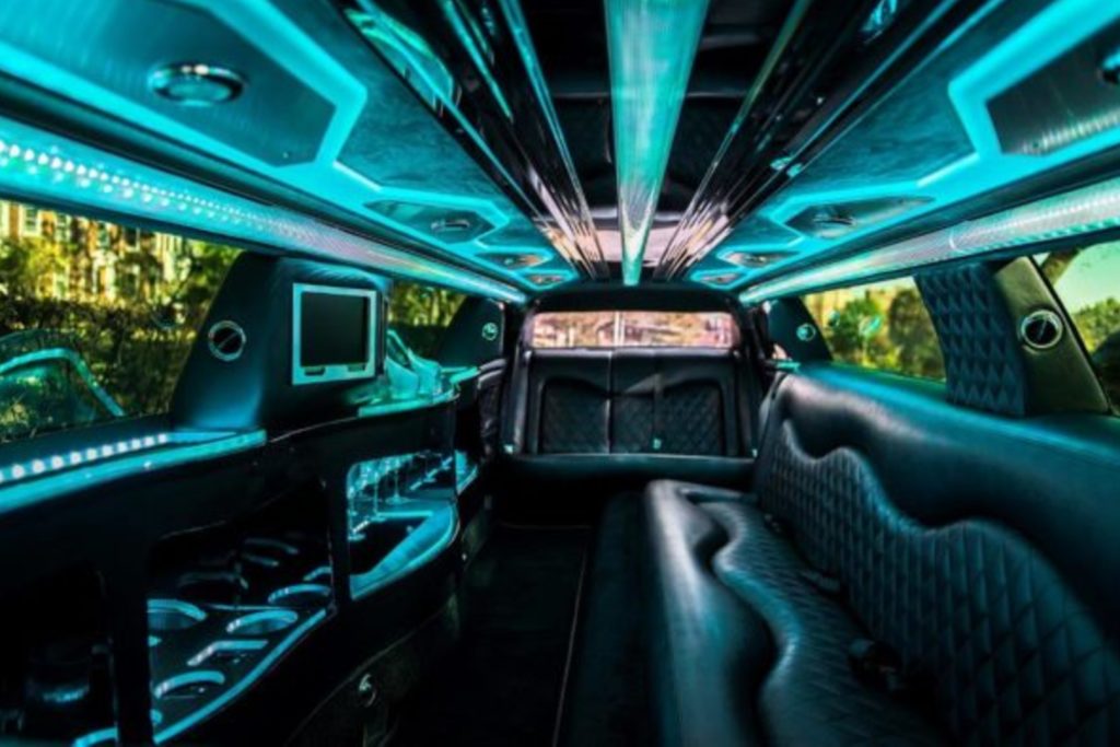 Black-300-Limousine-Interior-resized