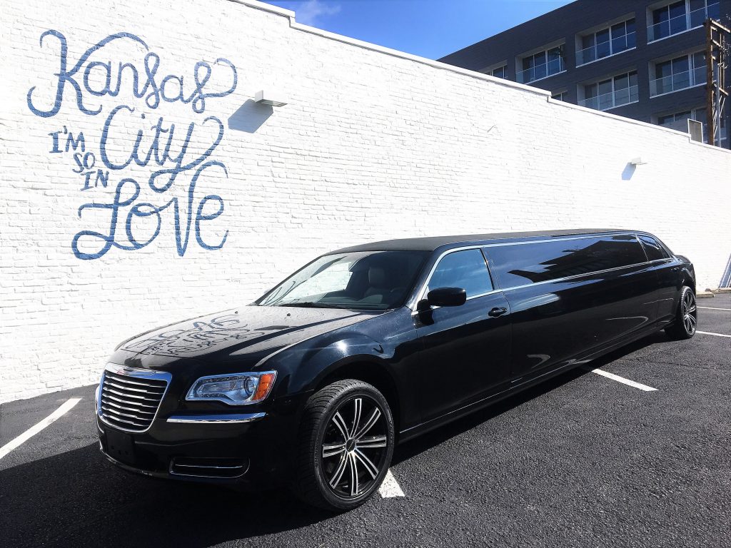 Showtime Transportation Black 300 Limousine